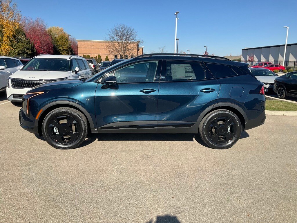 2026 Kia Sportage Plug-In Hybrid X-Line photo 3