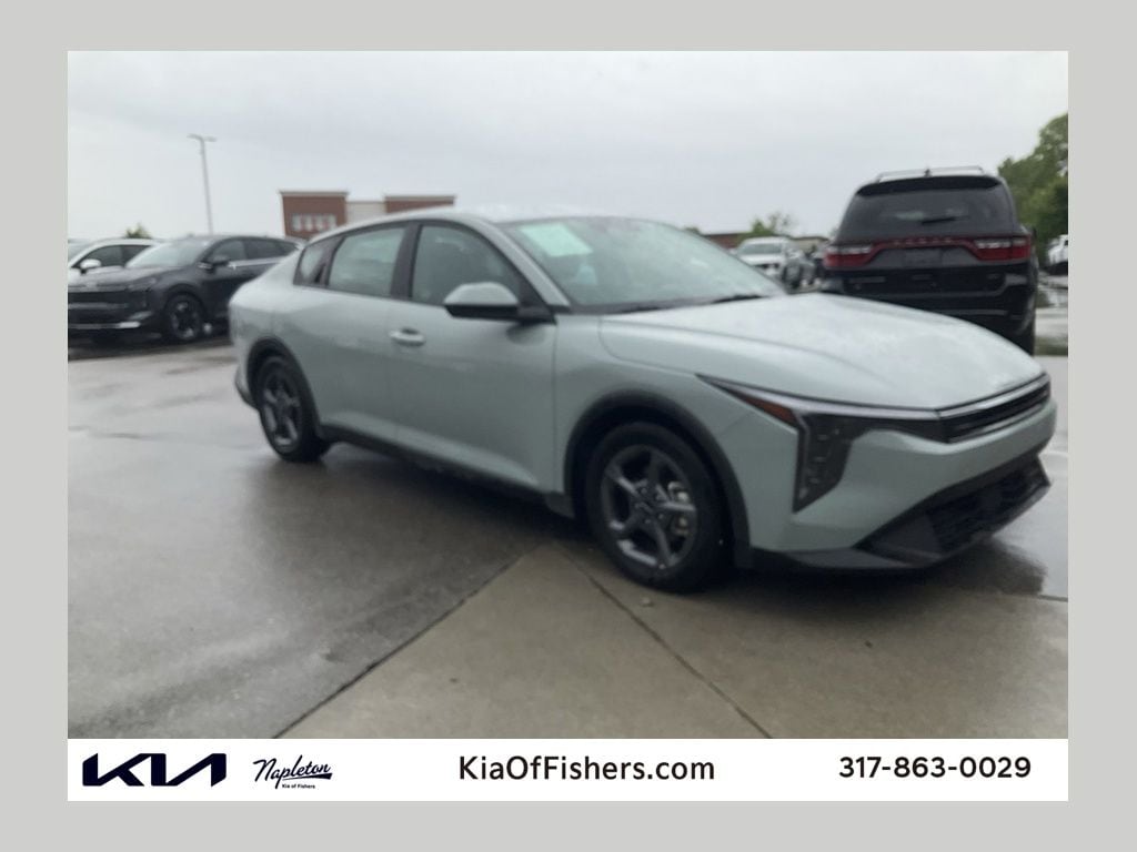 2025 Kia K4 LXS AT's photo