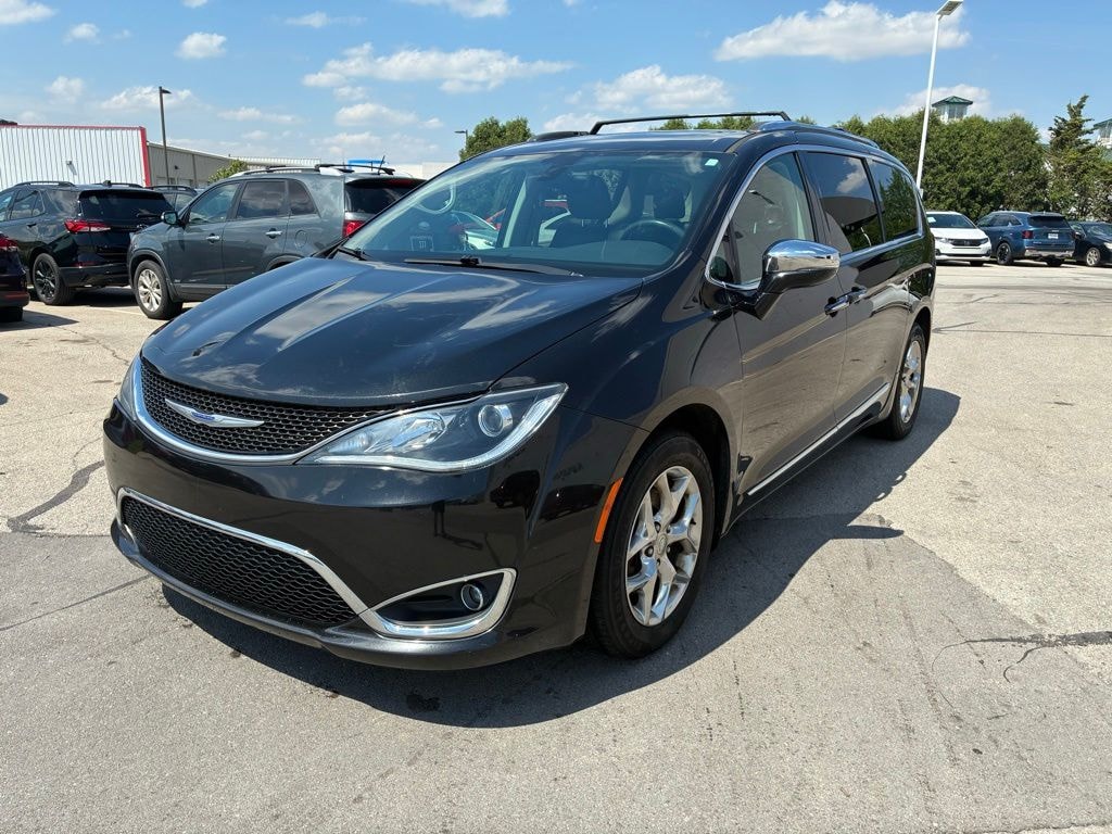 Used 2019 Chrysler Pacifica Limited Minivan/Van
