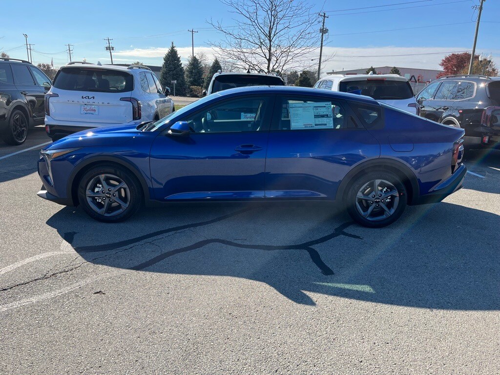 2025 Kia K4 LXS photo 4