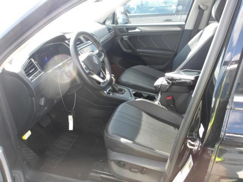 2024 Volkswagen Tiguan SE Wolfsburg Edition photo 4