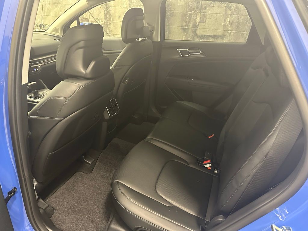 2026 Kia Sportage EX - Photo 28