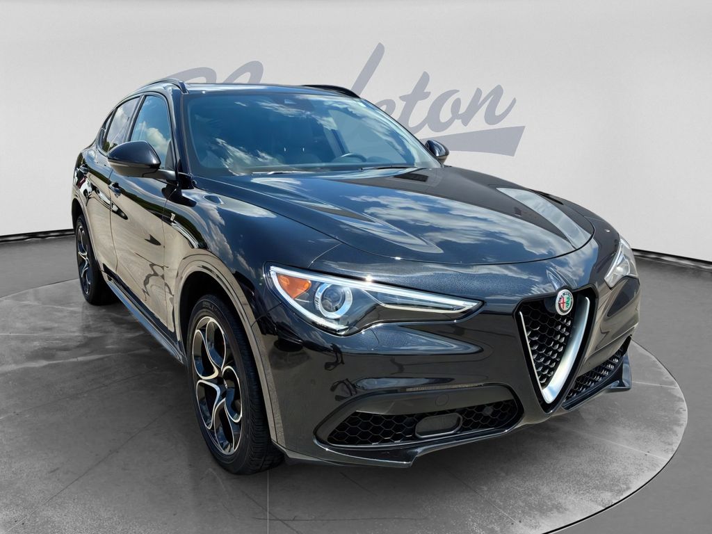 2023 Alfa Romeo Stelvio Ti AWD's photo