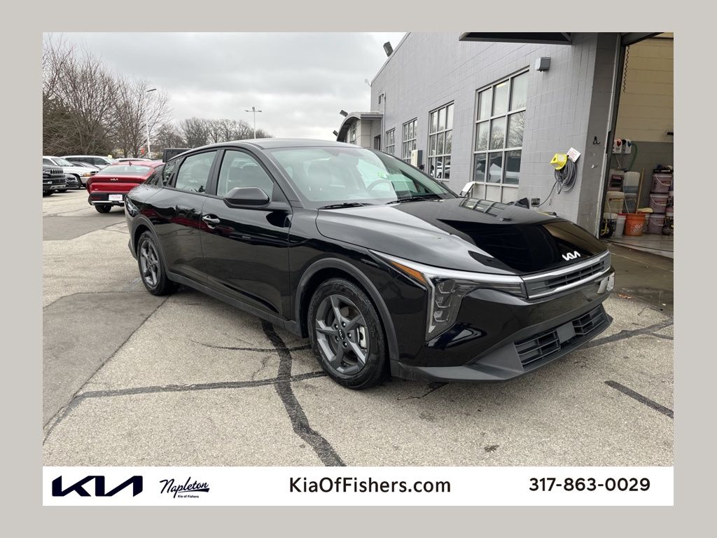 2025 Kia K4 LXS AT's photo