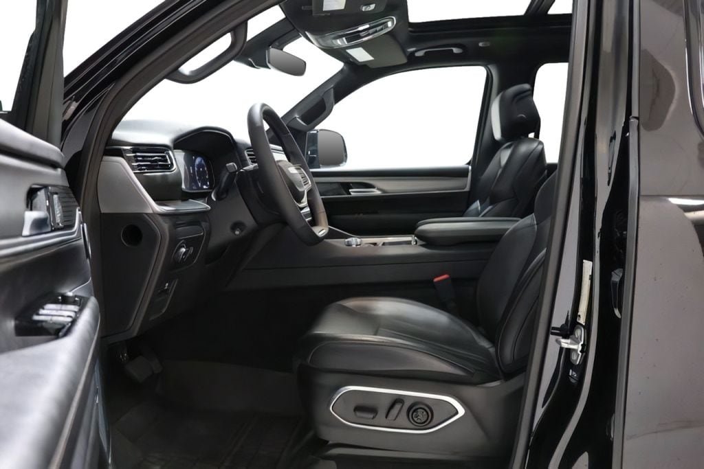 2025 Jeep Wagoneer Series I - Photo 18