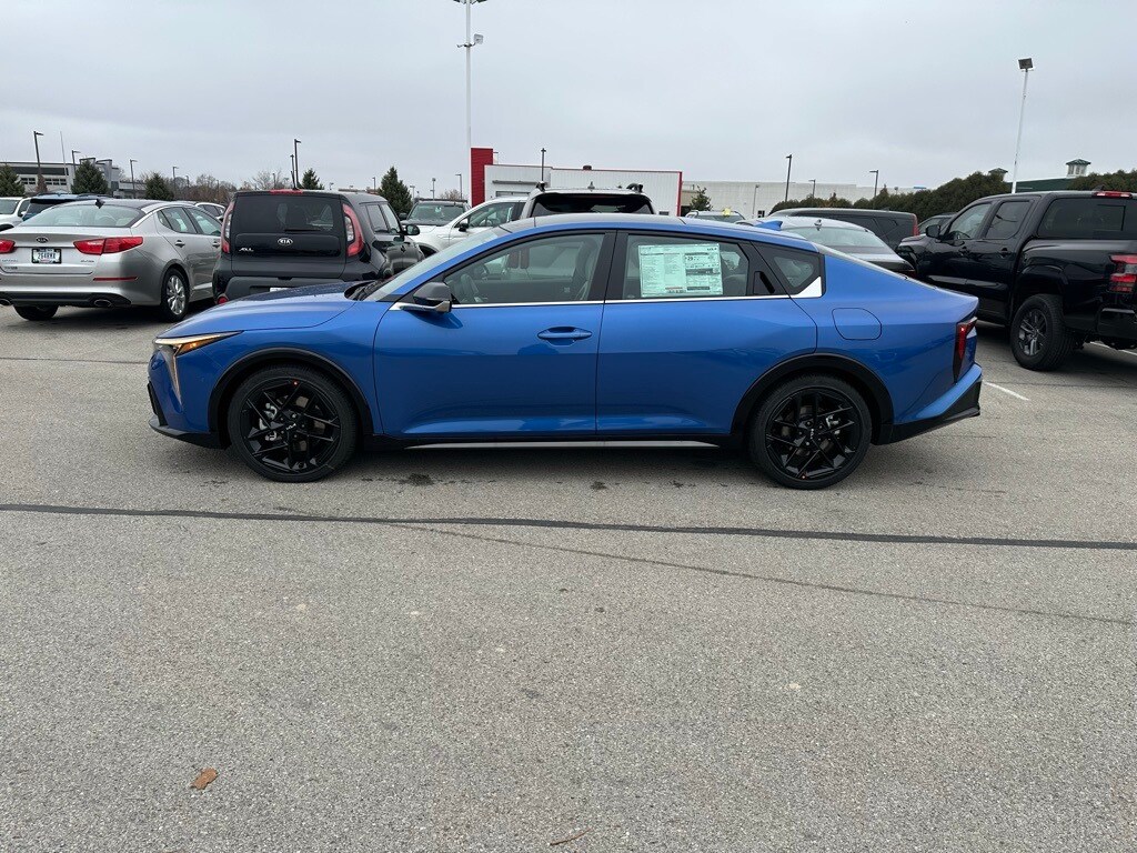 2025 Kia K4 GT-Line Turbo photo 4