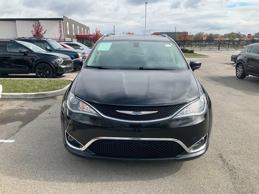Used 2018 Chrysler Pacifica Touring L Minivan/Van
