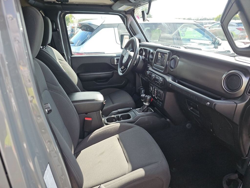 2023 Jeep Wrangler Willys 4xe photo 2