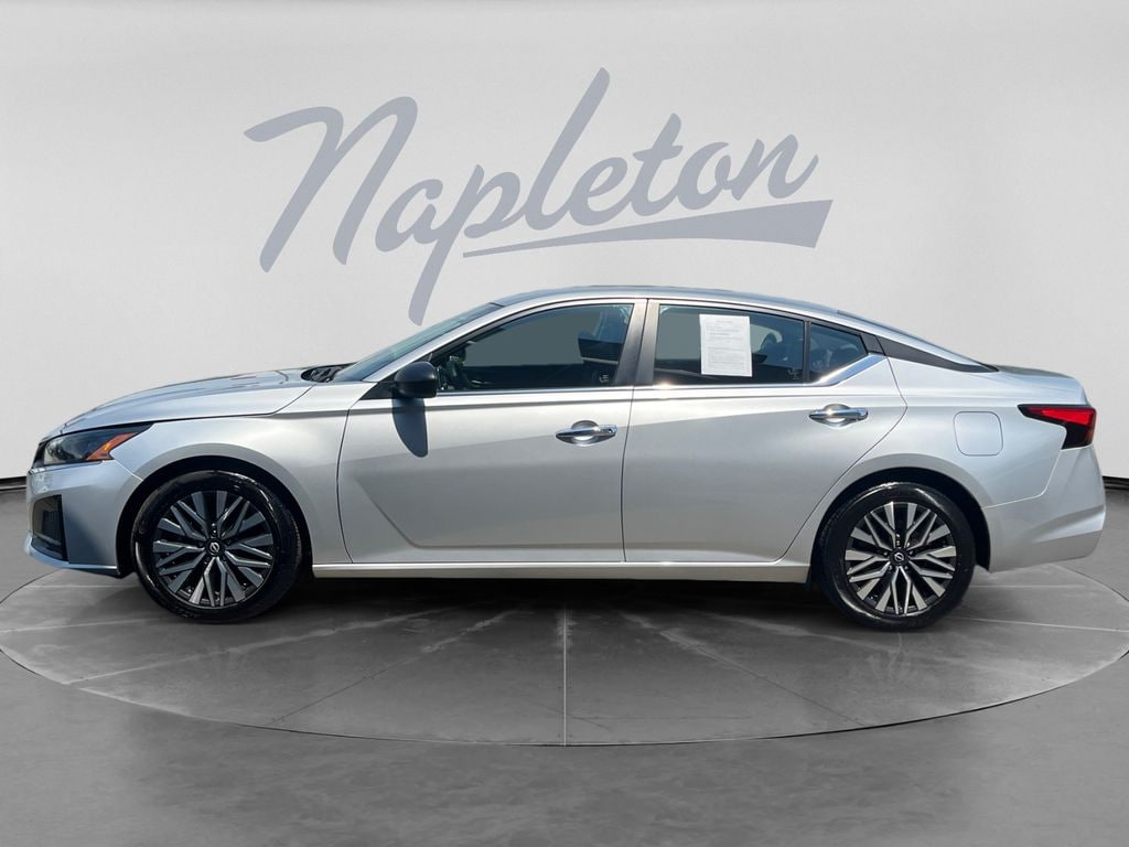 Used 2024 Nissan Altima 2.5 SV Sedan
