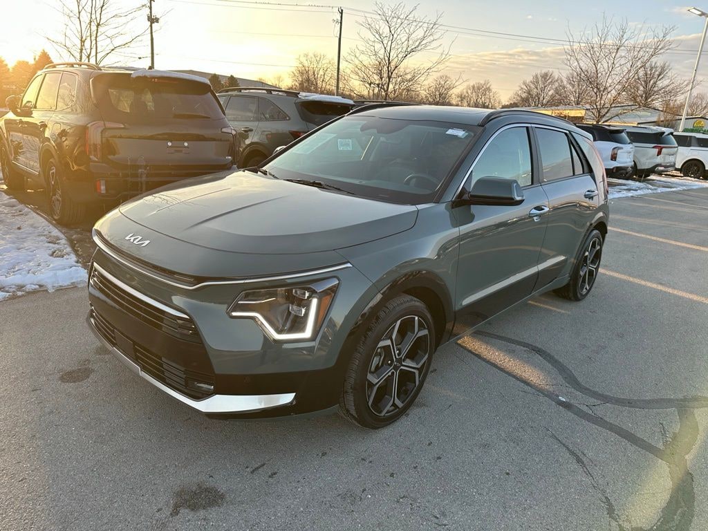 Used 2023 Kia Niro SX Touring SUV