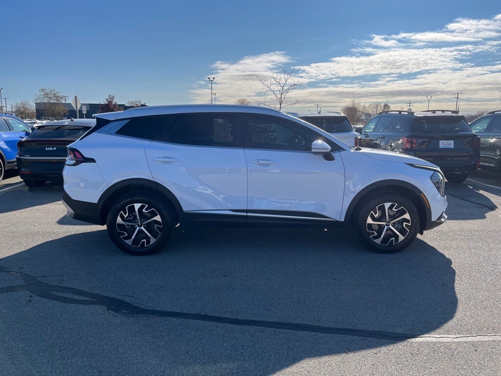 2024 Kia Sportage EX photo 3