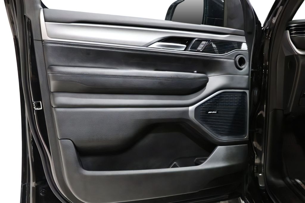 2025 Jeep Wagoneer Series I - Photo 19