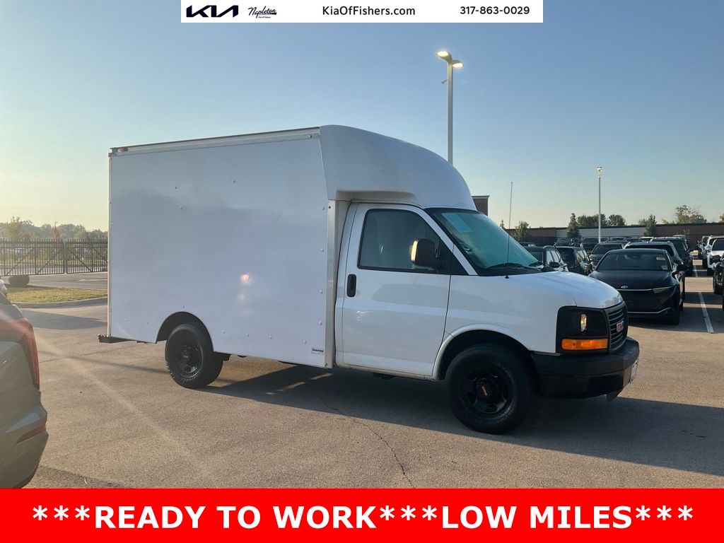 2013 GMC Savana's photo