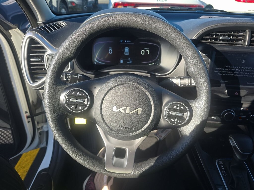 2024 Kia Soul LX S photo 3