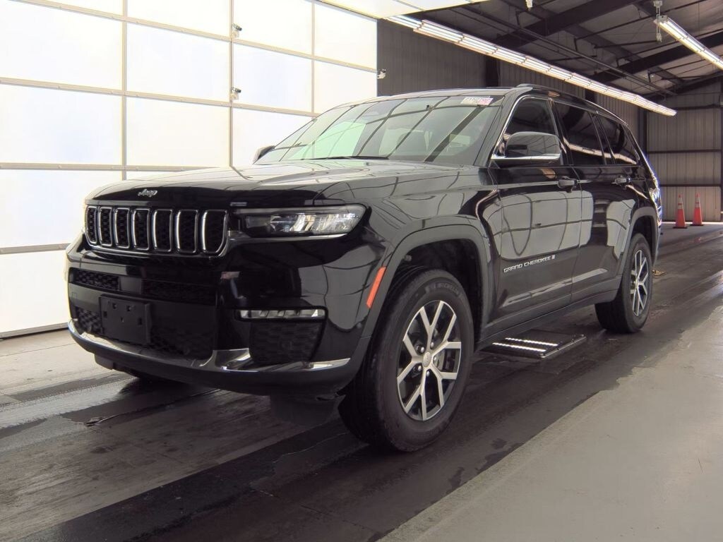 2024 Jeep Grand Cherokee Limited photo 3