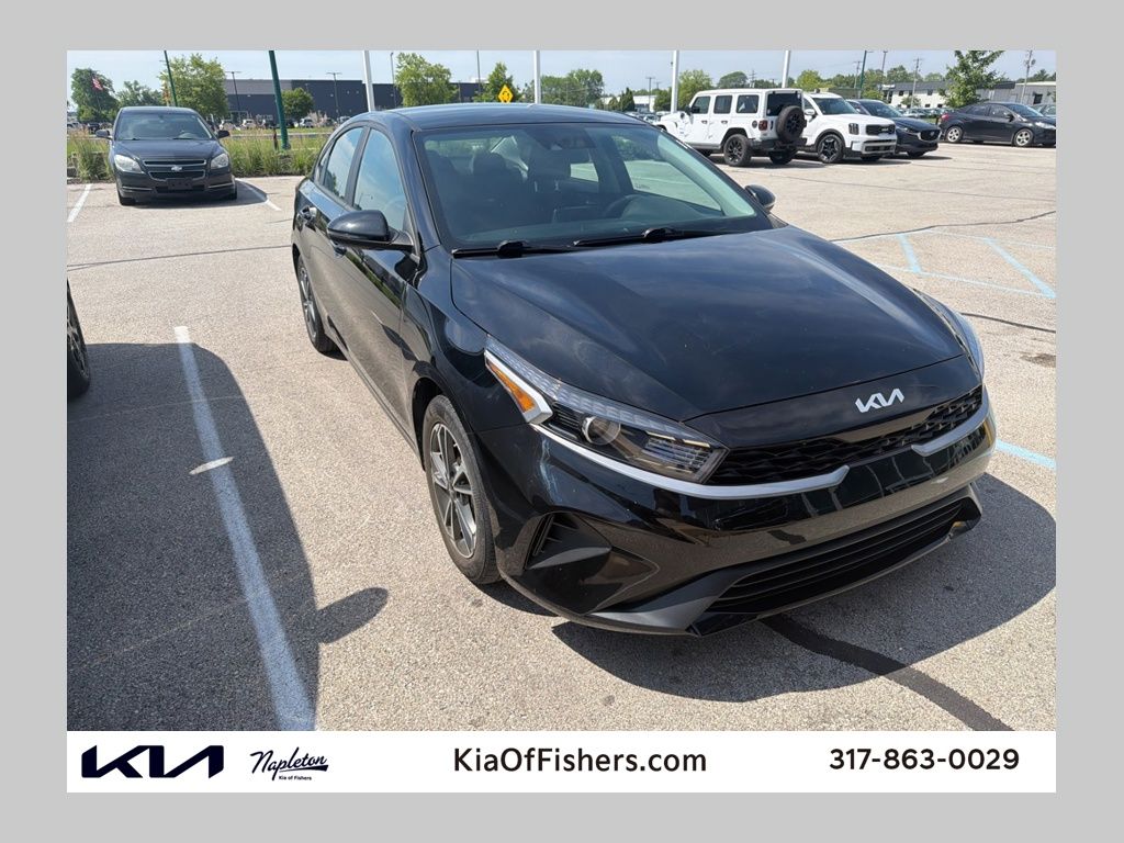 2023 Kia Forte LXS AT's photo