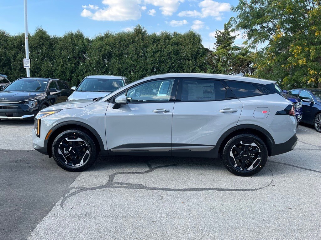 2026 Kia Sportage Hybrid S photo 4