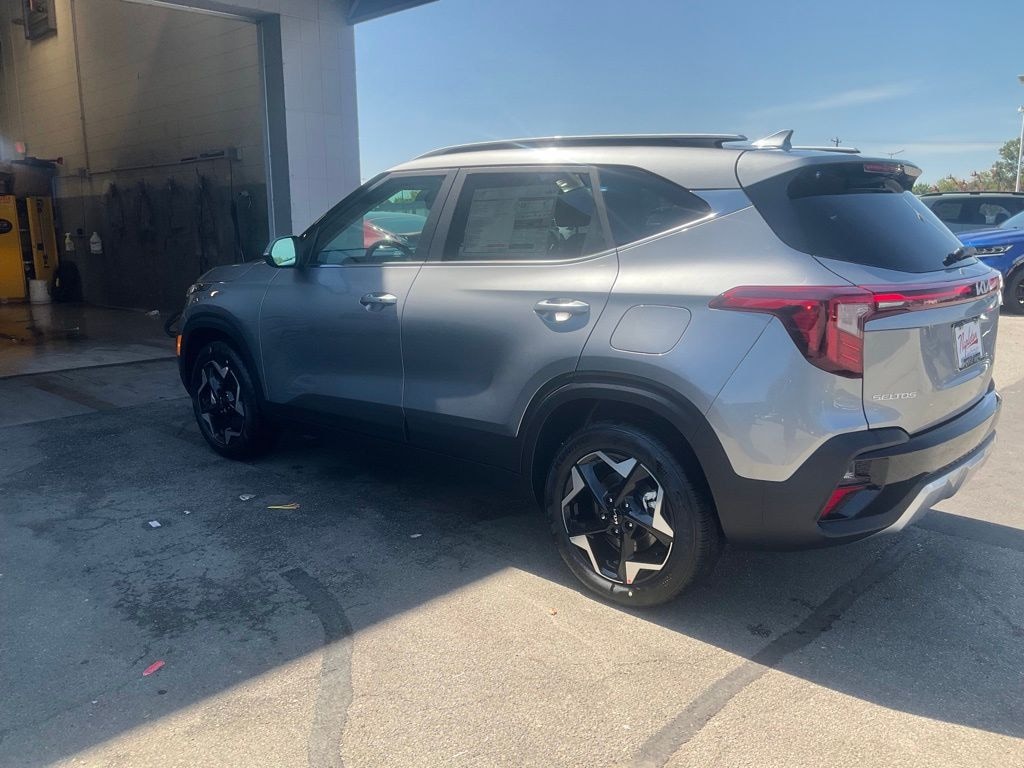 New 2026 Kia Seltos EX SUV