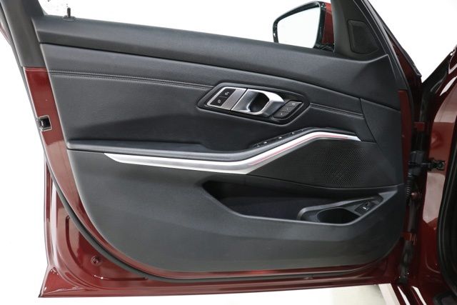 2022 BMW 3 Series 330i - Photo 16