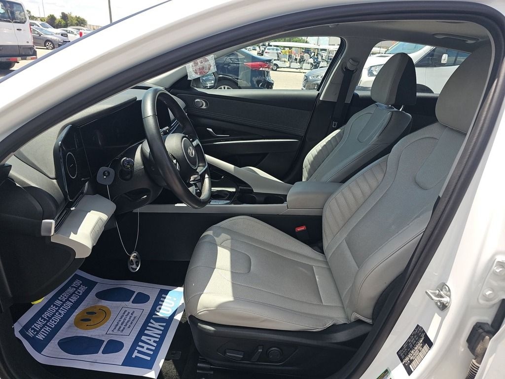 Used 2024 Hyundai Elantra Limited Sedan