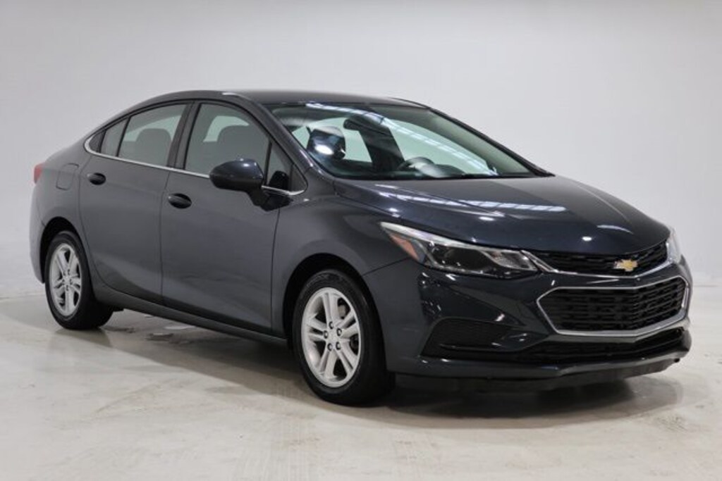 Used 2017 Chevrolet Cruze LT Sedan