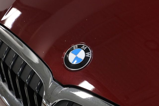 2022 BMW 3 Series 330i - Photo 10