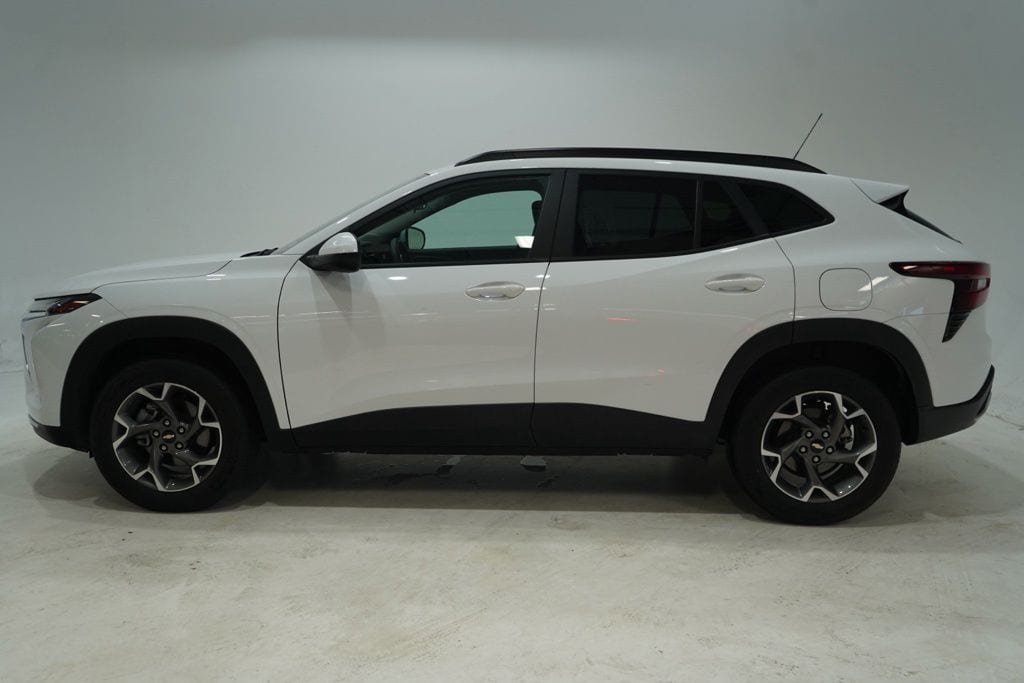 Used 2025 Chevrolet Trax LT SUV