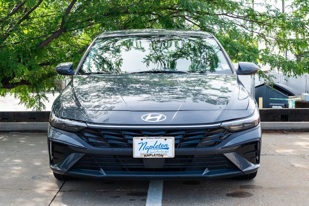 Used 2025 Hyundai Elantra Limited Sedan