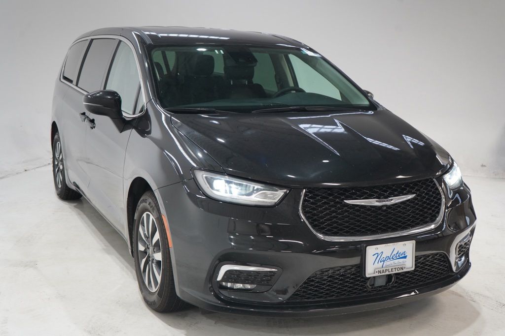 Used 2023 Chrysler Pacifica Hybrid Touring L Minivan/Van