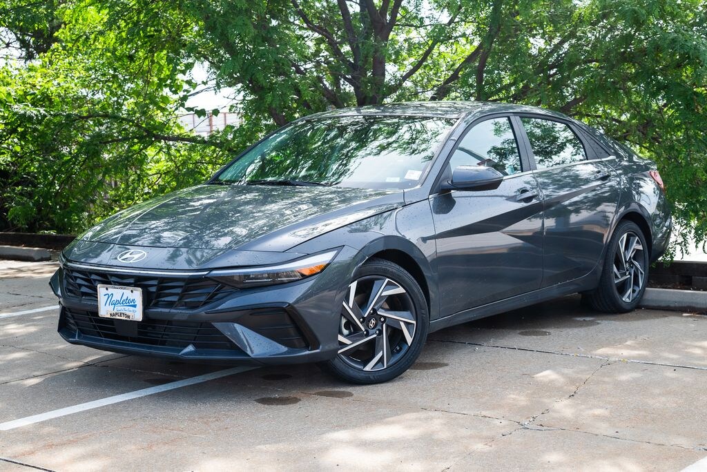 Used 2025 Hyundai Elantra Limited Sedan