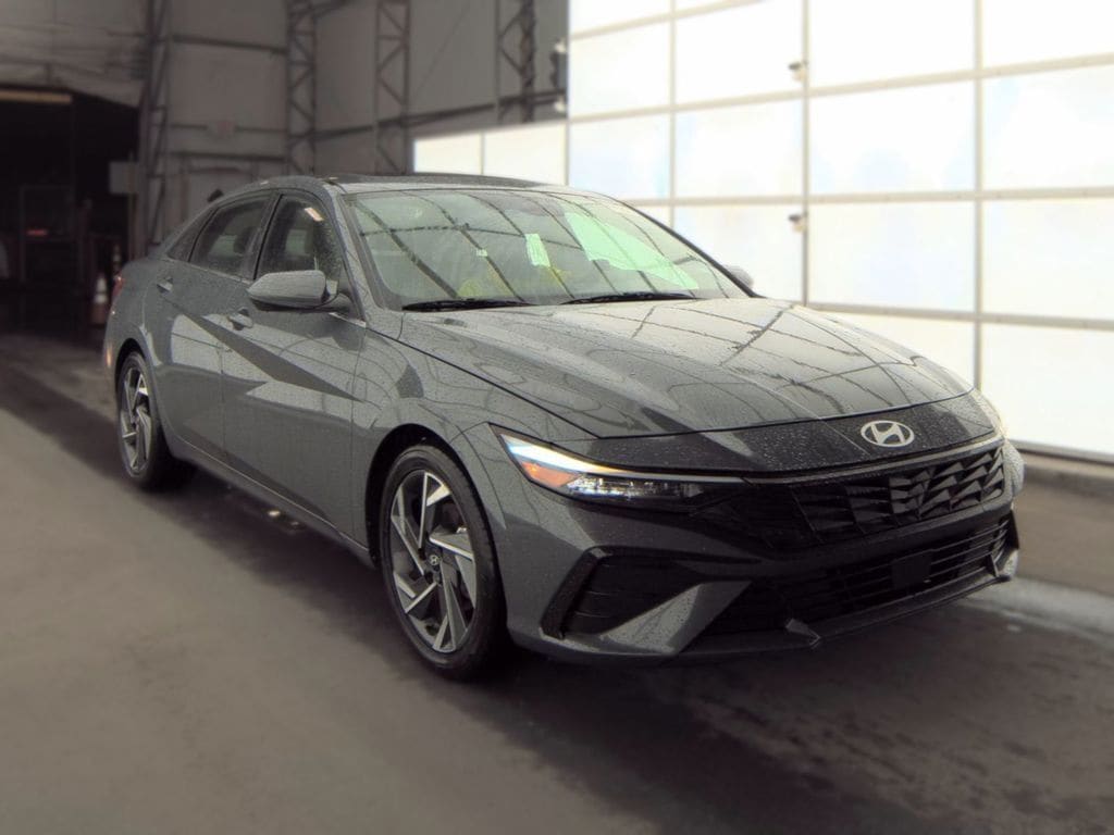Used 2025 Hyundai Elantra SEL Convenience Sedan
