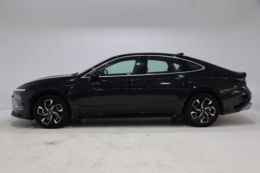 Used 2025 Hyundai Sonata SEL Sedan