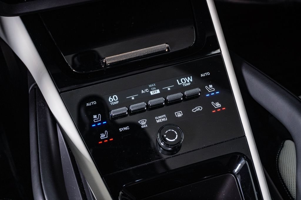 2026 Porsche Cayenne Coup E-Hybrid - Photo 24