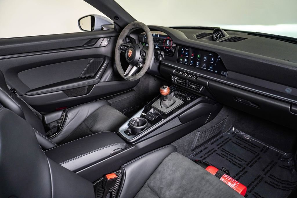 2025 Porsche 911 T - Photo 16