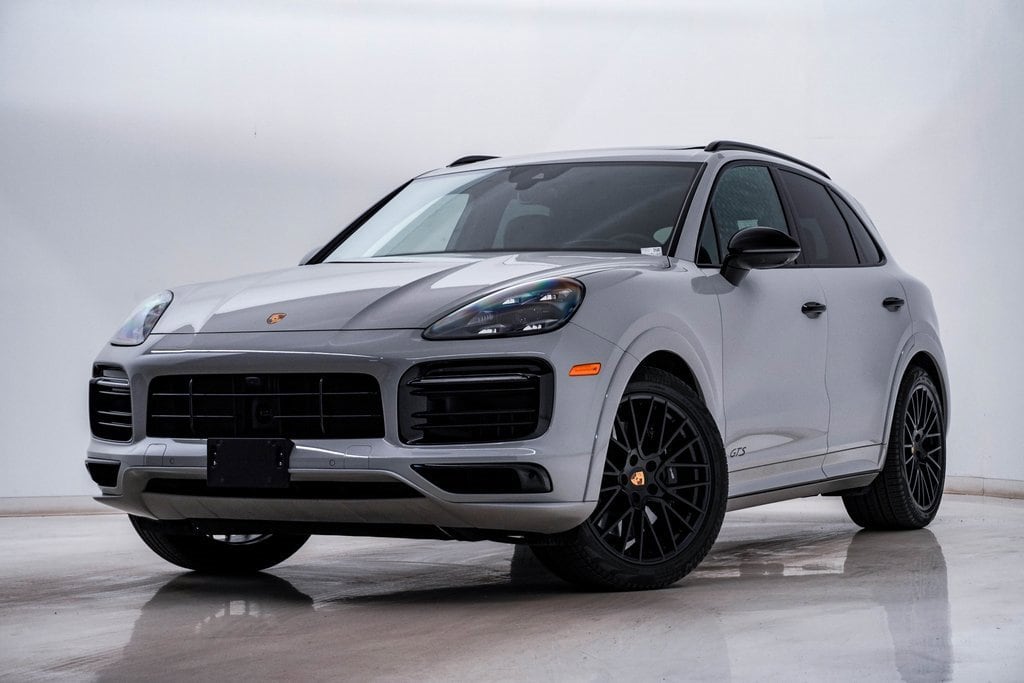 2023 Porsche Cayenne GTS's photo