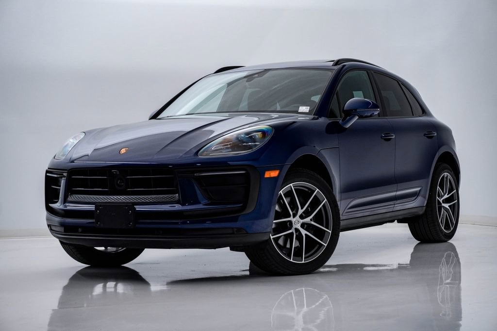 2025 Porsche Macan T's photo