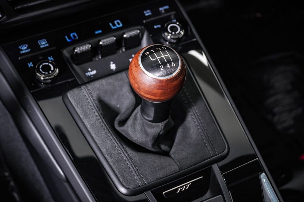 2025 Porsche 911 T - Photo 30