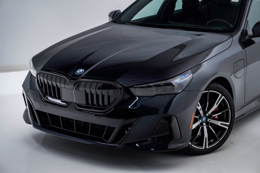 Used 2025 BMW 550e xDrive Sedan