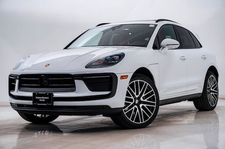 2025 Porsche Macan SUV