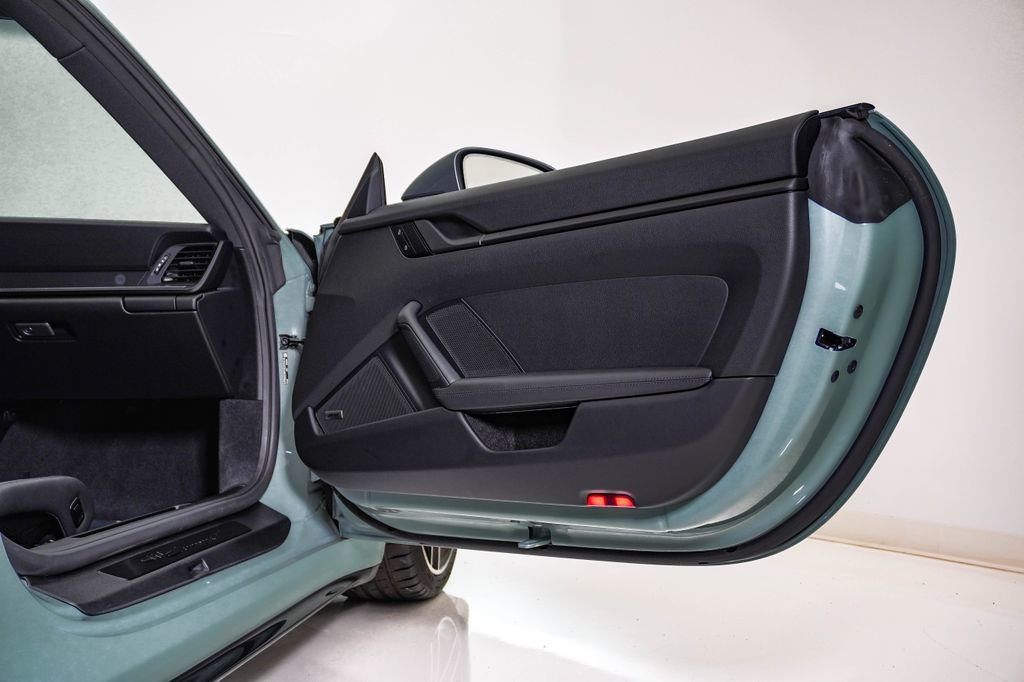 2025 Porsche 911 T - Photo 18