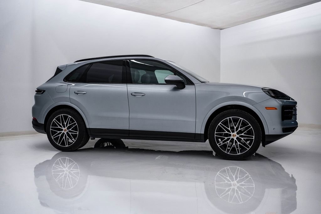 2025 Porsche Cayenne Base - Photo 9