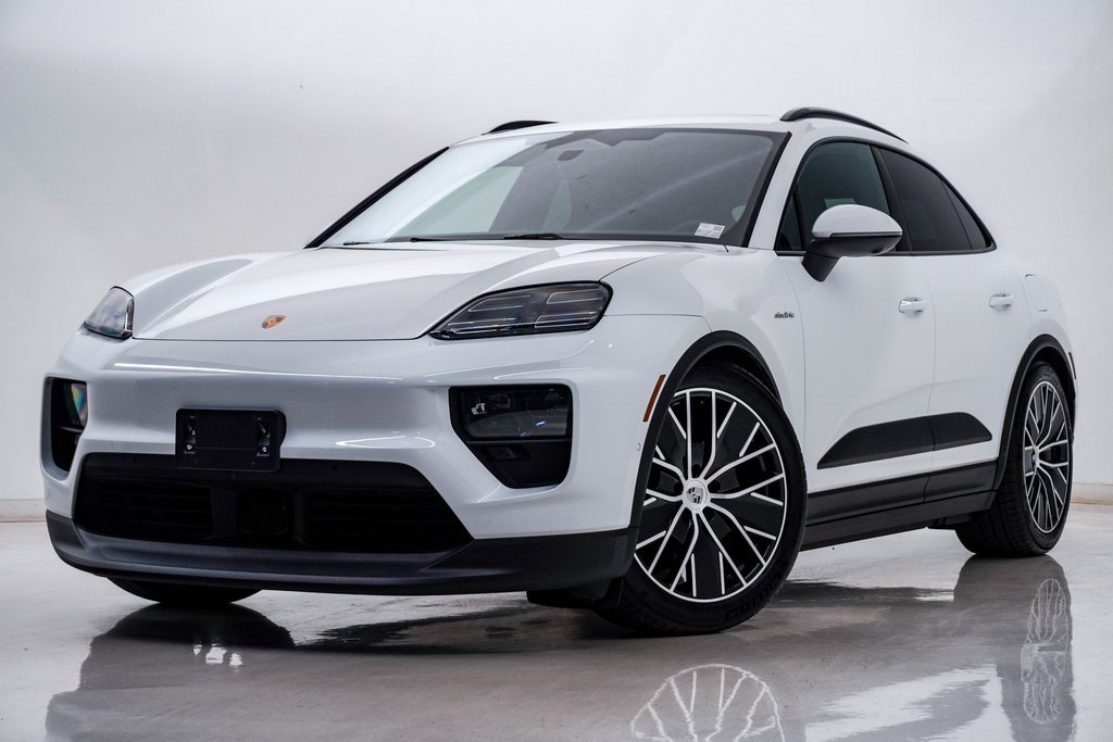 2025 Porsche Macan Base's photo