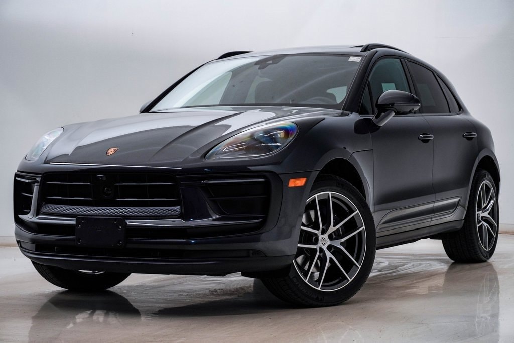 2025 Porsche Macan's photo