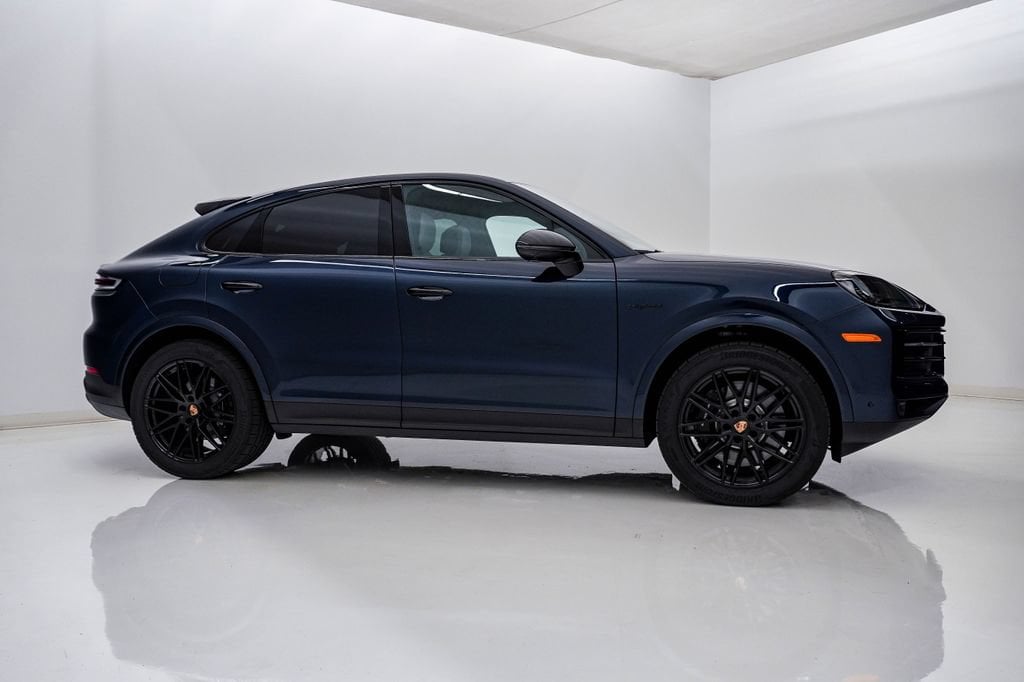 2026 Porsche Cayenne Coup E-Hybrid - Photo 9