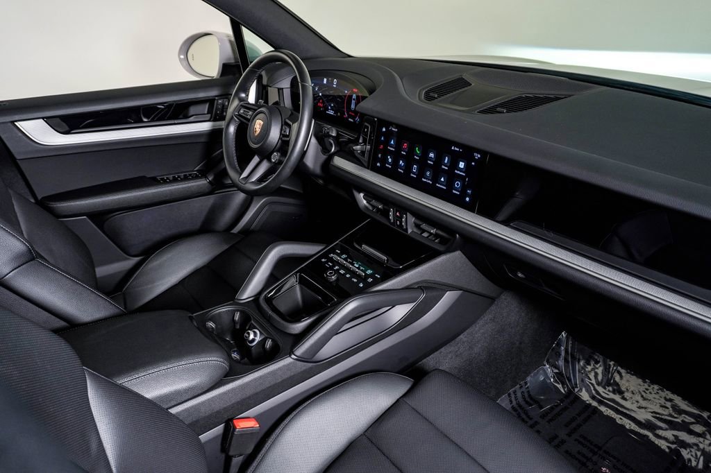 2025 Porsche Cayenne Base - Photo 14