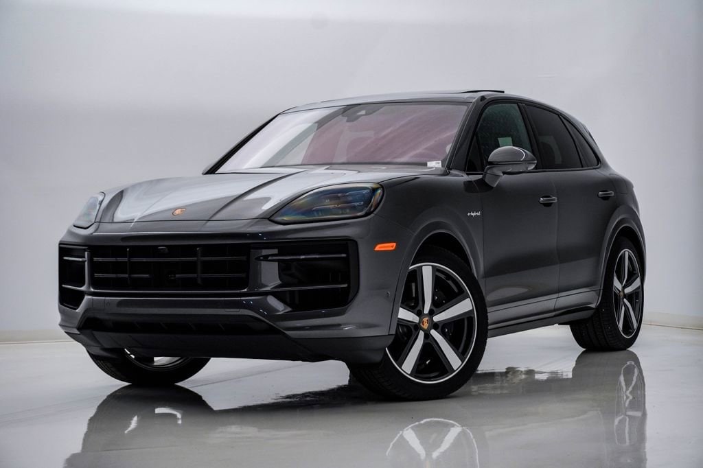 2025 Porsche Cayenne E-Hybrid's photo