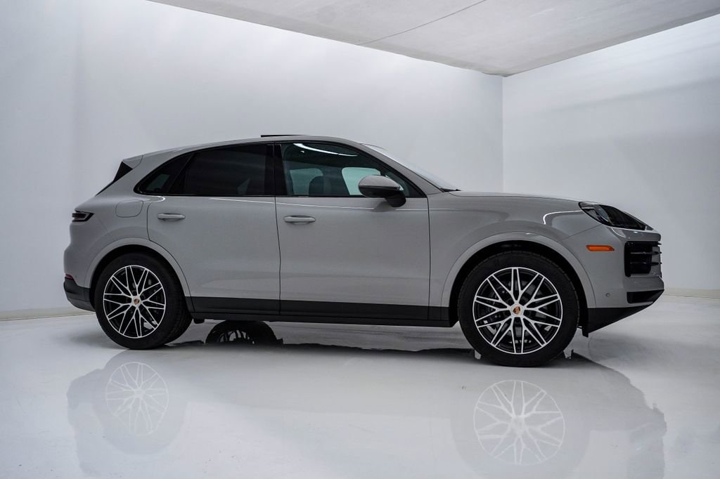 2025 Porsche Cayenne Base - Photo 9