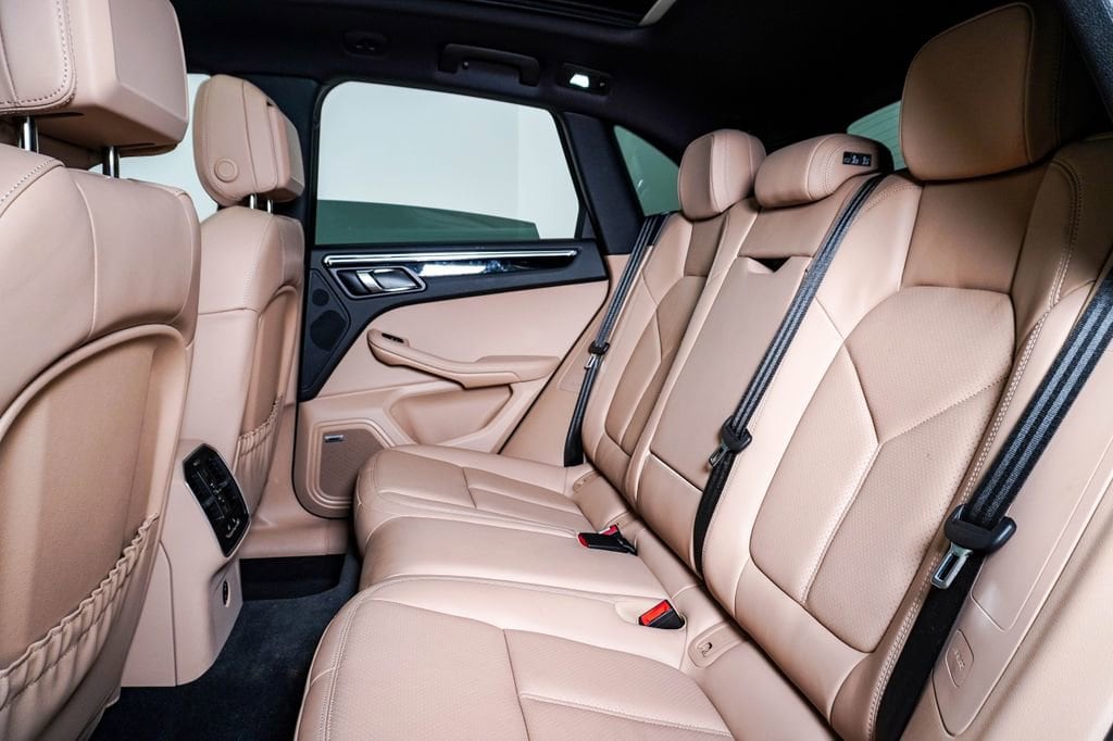 2025 Porsche Macan T - Photo 17