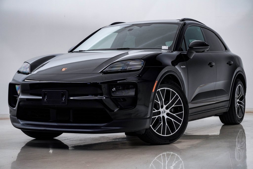 2025 Porsche Macan Base's photo