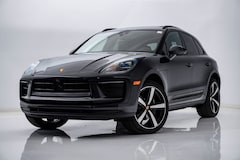 2025 Porsche Macan SUV